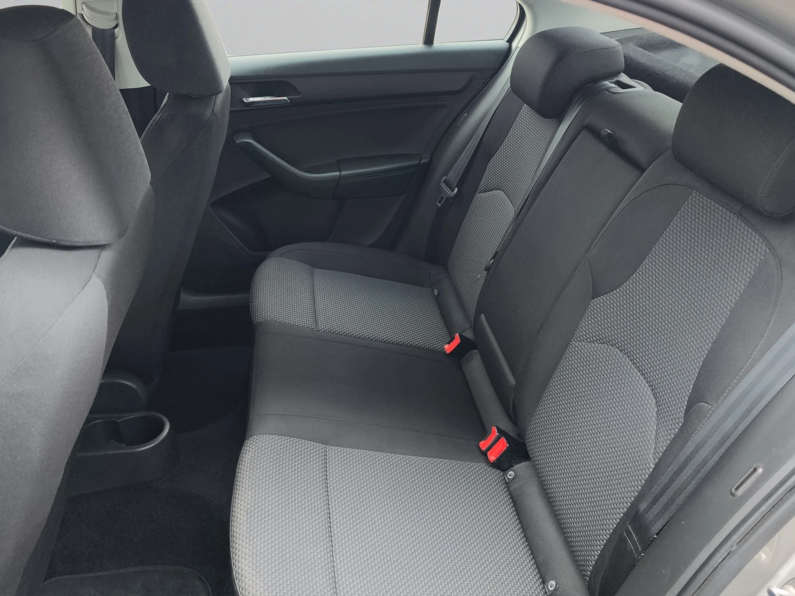 Seat Toledo 1.2 TSI 110hp BVM6 E6//1707R14, снимка 12 - Автомобили и джипове - 55402818
