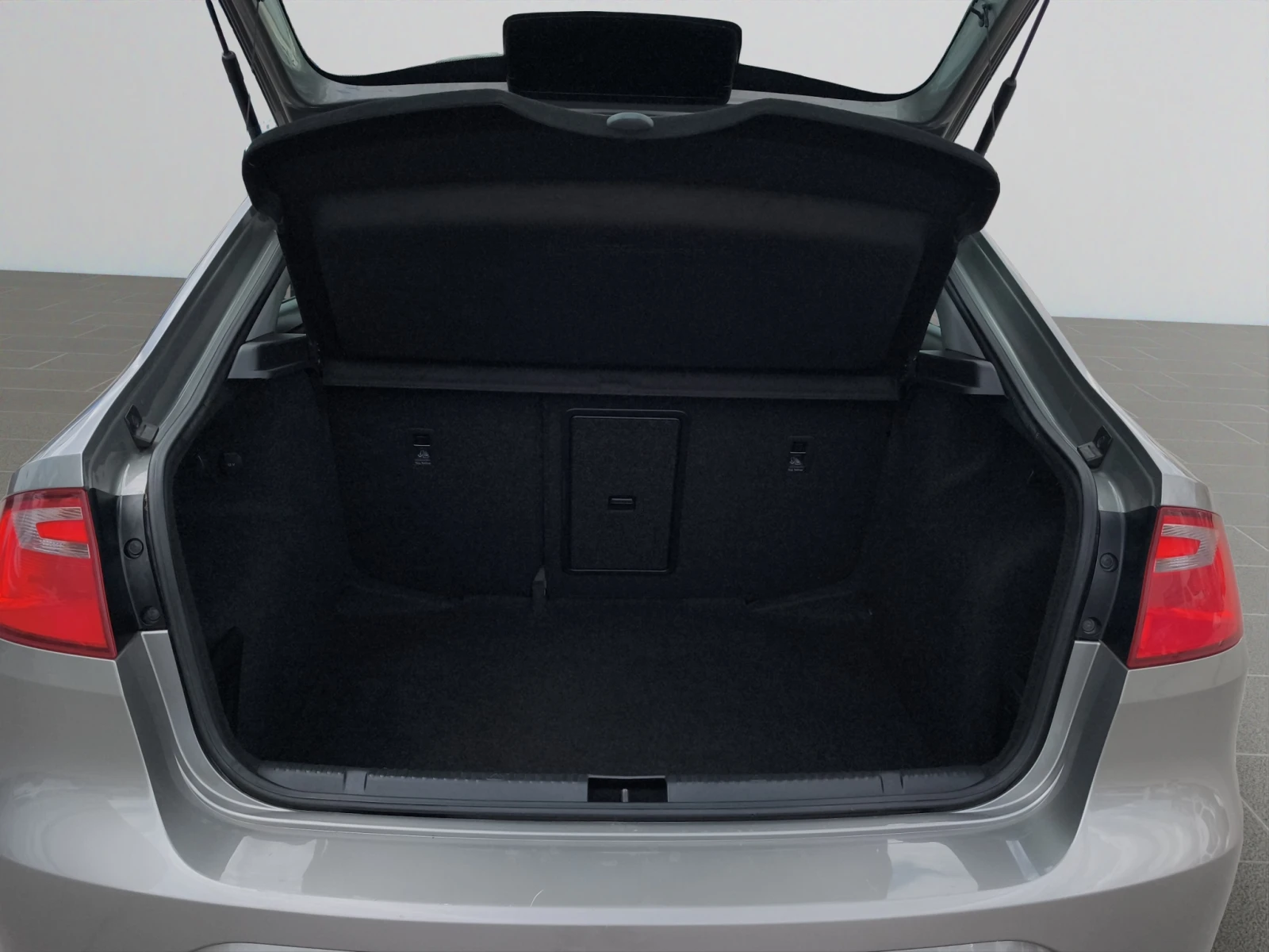 Seat Toledo 1.2 TSI 110hp BVM6 E6//1707R14, снимка 13 - Автомобили и джипове - 55402818