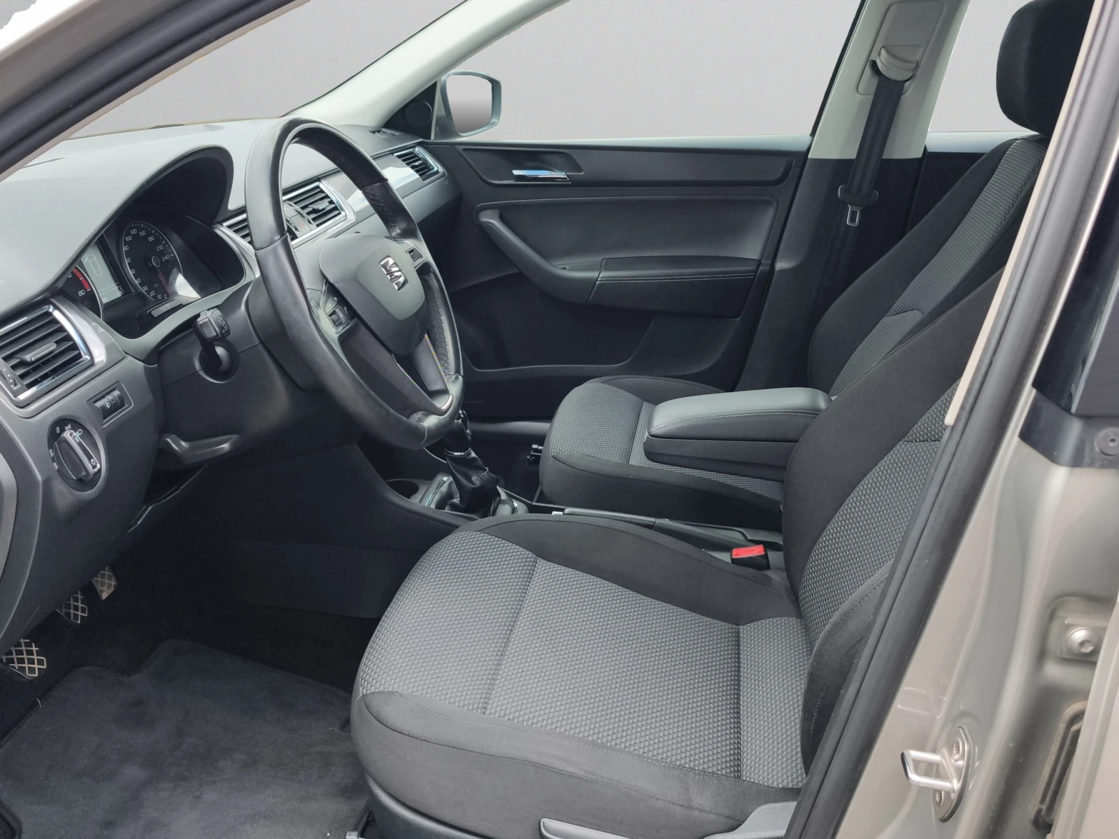 Seat Toledo 1.2 TSI 110hp BVM6 E6//1707R14, снимка 11 - Автомобили и джипове - 55402818