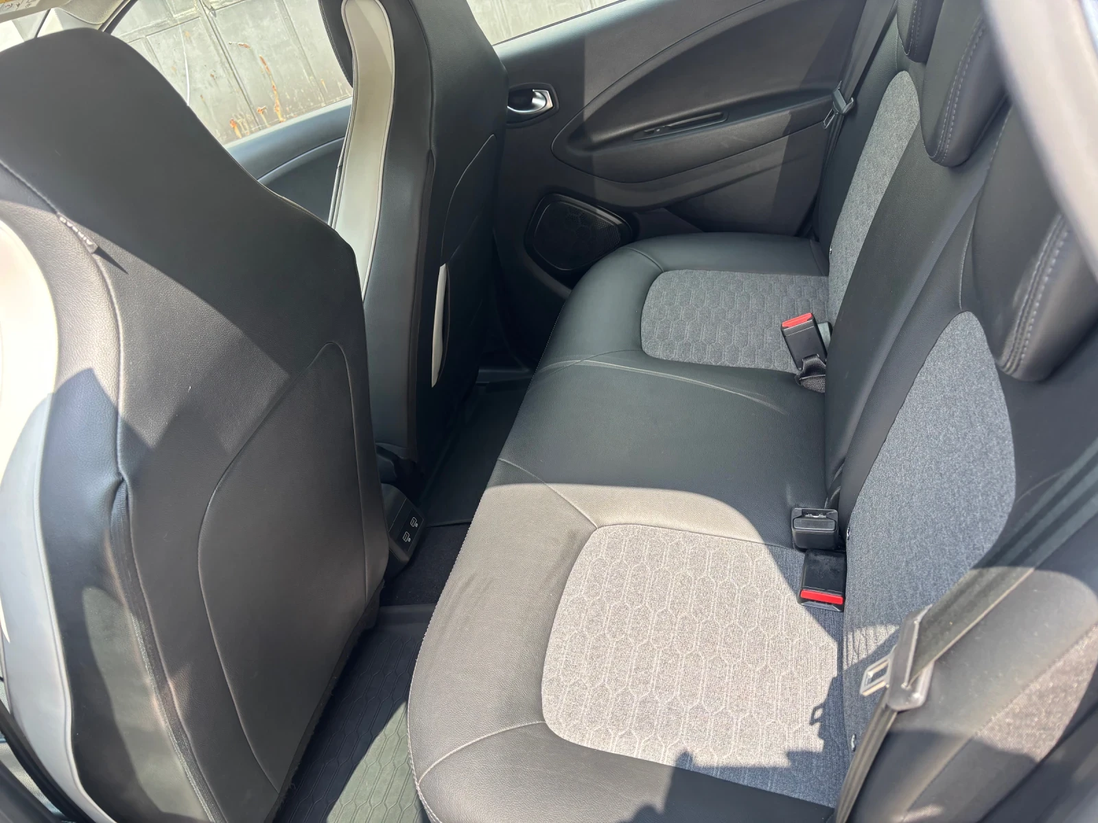 Renault Zoe R 110 , снимка 12 - Автомобили и джипове - 55853805