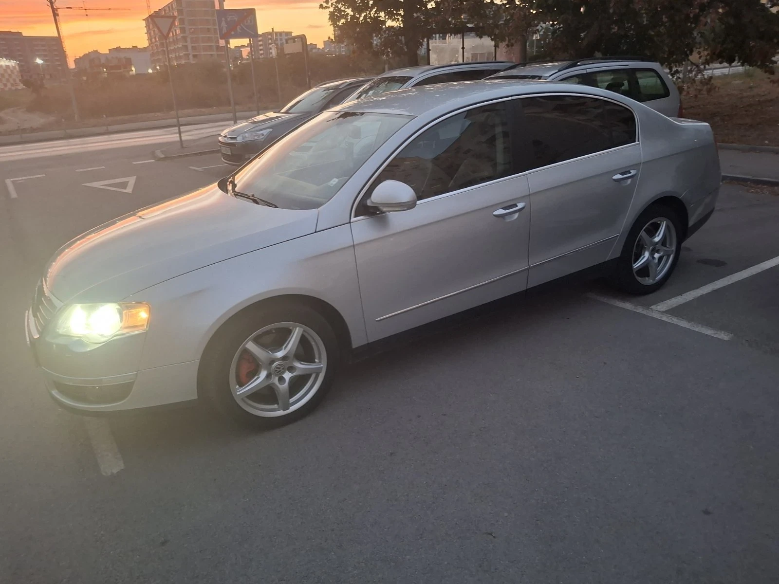 VW Passat 2.0 TDI, снимка 2 - Автомобили и джипове - 55954405