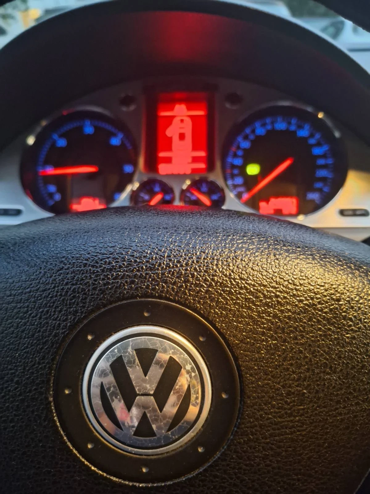 VW Passat 2.0 TDI, снимка 5 - Автомобили и джипове - 55954405