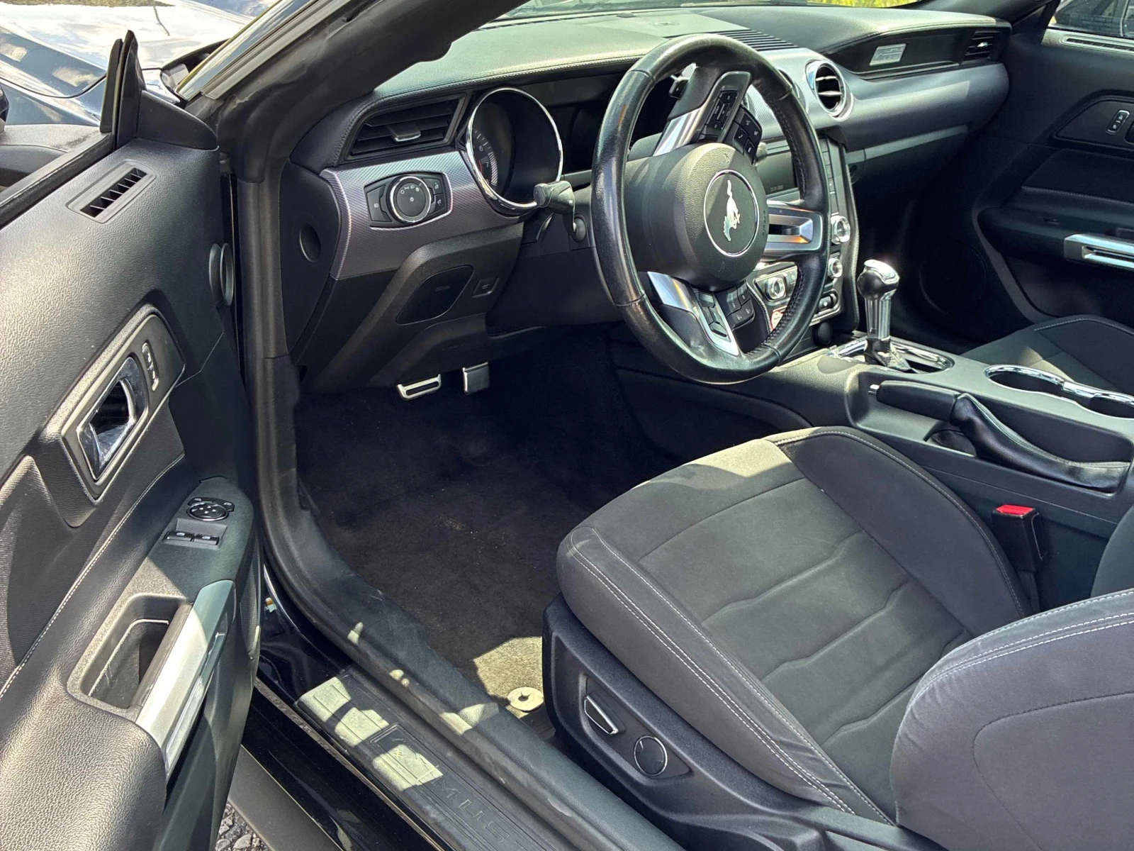 Ford Mustang * EcoBoost* CARFAX* КАМЕРА* АВТОКРЕДИТ* , снимка 5 - Автомобили и джипове - 55991715