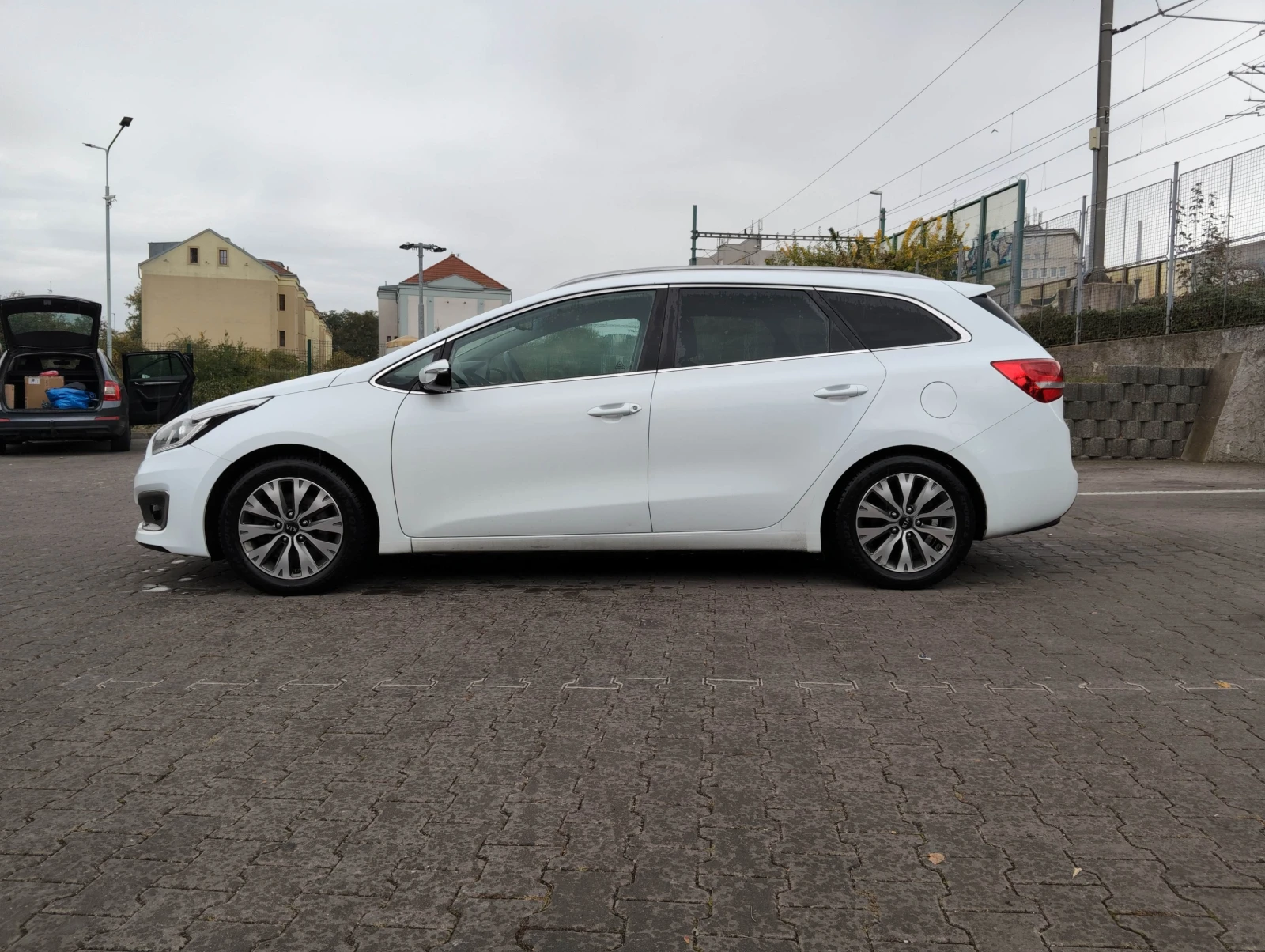 Kia Ceed, снимка 3 - Автомобили и джипове - 56418963