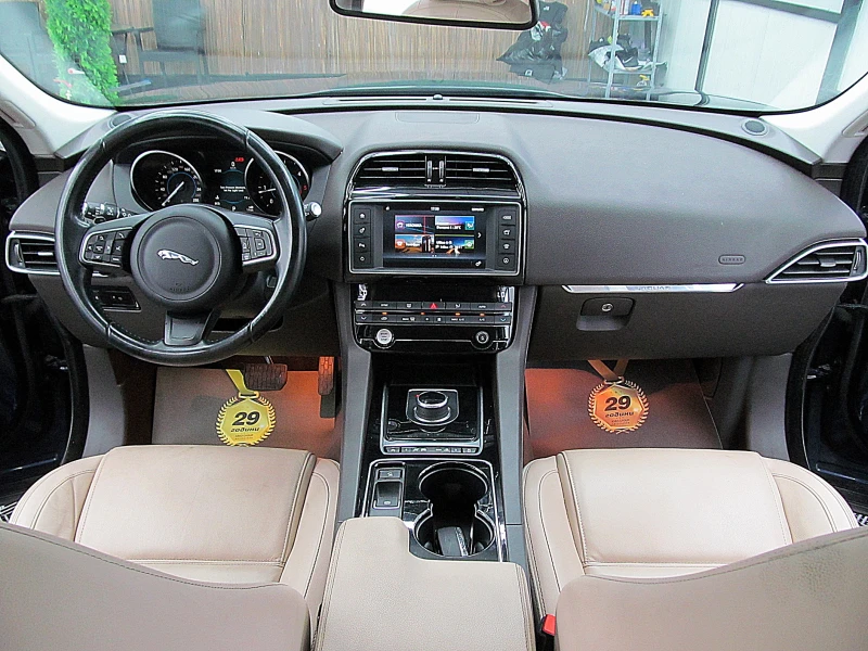 Jaguar F-PACE EXCLUSIVE/LED/4X4/AMBI/NAVI/СОБСТВЕН ЛИЗИНГ, снимка 14 - Автомобили и джипове - 51354928