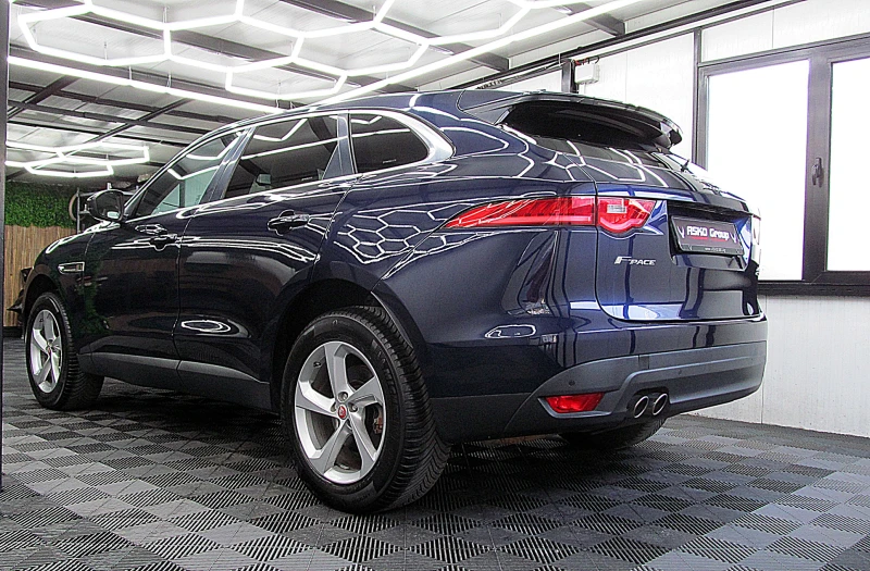 Jaguar F-PACE EXCLUSIVE/LED/4X4/AMBI/NAVI/СОБСТВЕН ЛИЗИНГ, снимка 4 - Автомобили и джипове - 51354928