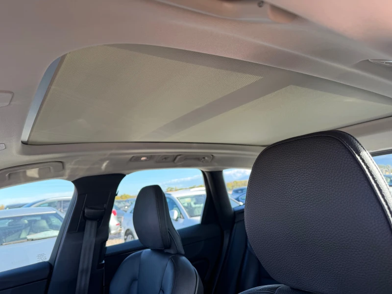 Volvo XC60 B4 AWD INSCRIPTION, снимка 10 - Автомобили и джипове - 52176103