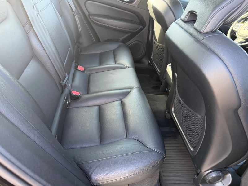 Volvo XC60 B4 AWD INSCRIPTION, снимка 15 - Автомобили и джипове - 52176103