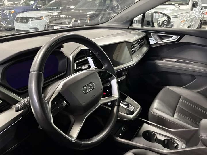 Audi Q4 50 QUATTRO| LEATHER| PANOROOF| SAFETYTECH| BACKUPC, снимка 8 - Автомобили и джипове - 54554285
