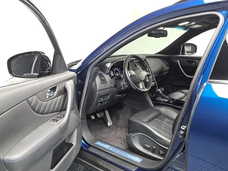 Infiniti QX70 3.7 AWD SPECIAL EDITION, снимка 10 - Автомобили и джипове - 55705469