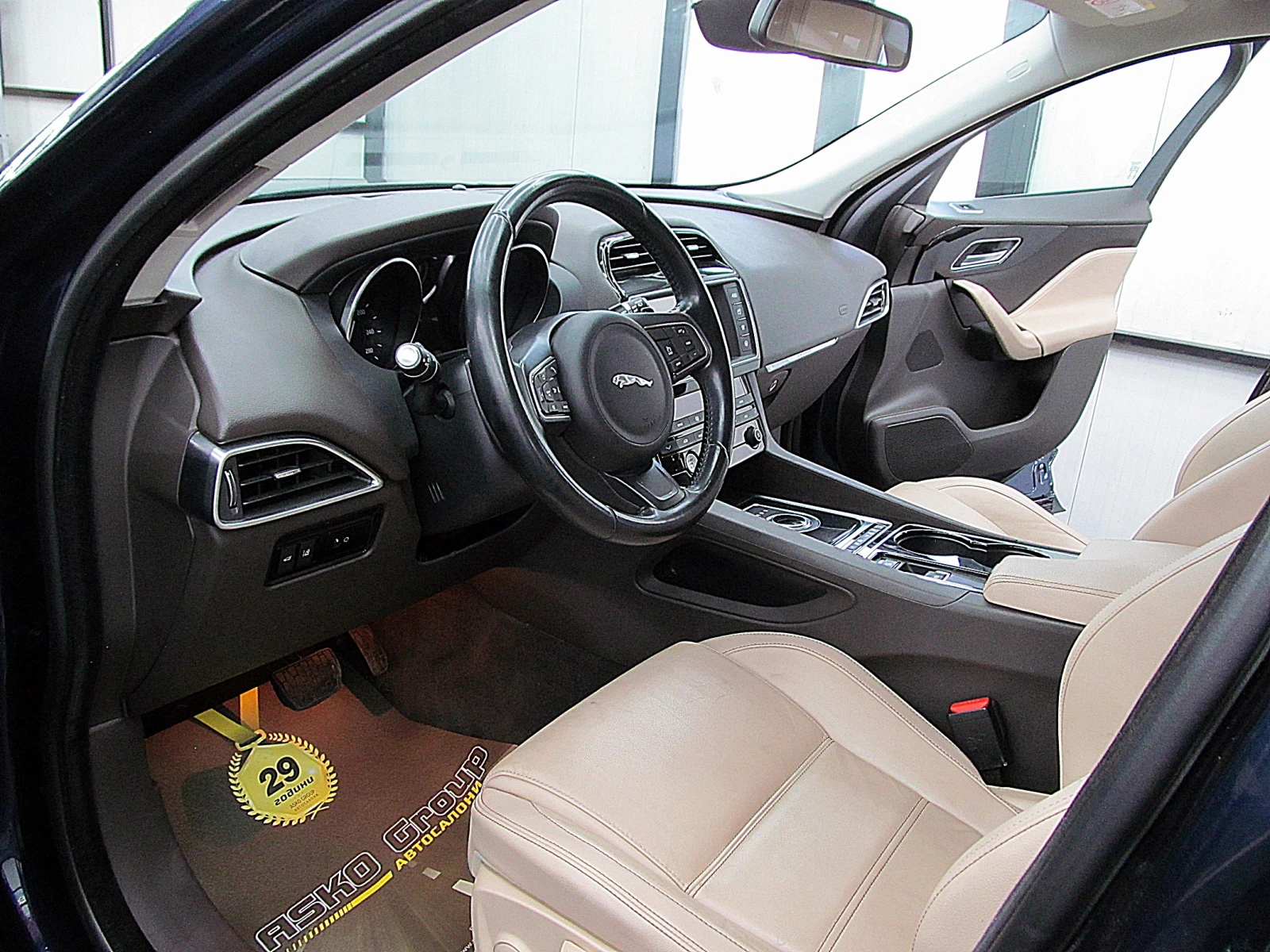 Jaguar F-PACE EXCLUSIVE/LED/4X4/AMBI/NAVI/  | Mobile.bg   12