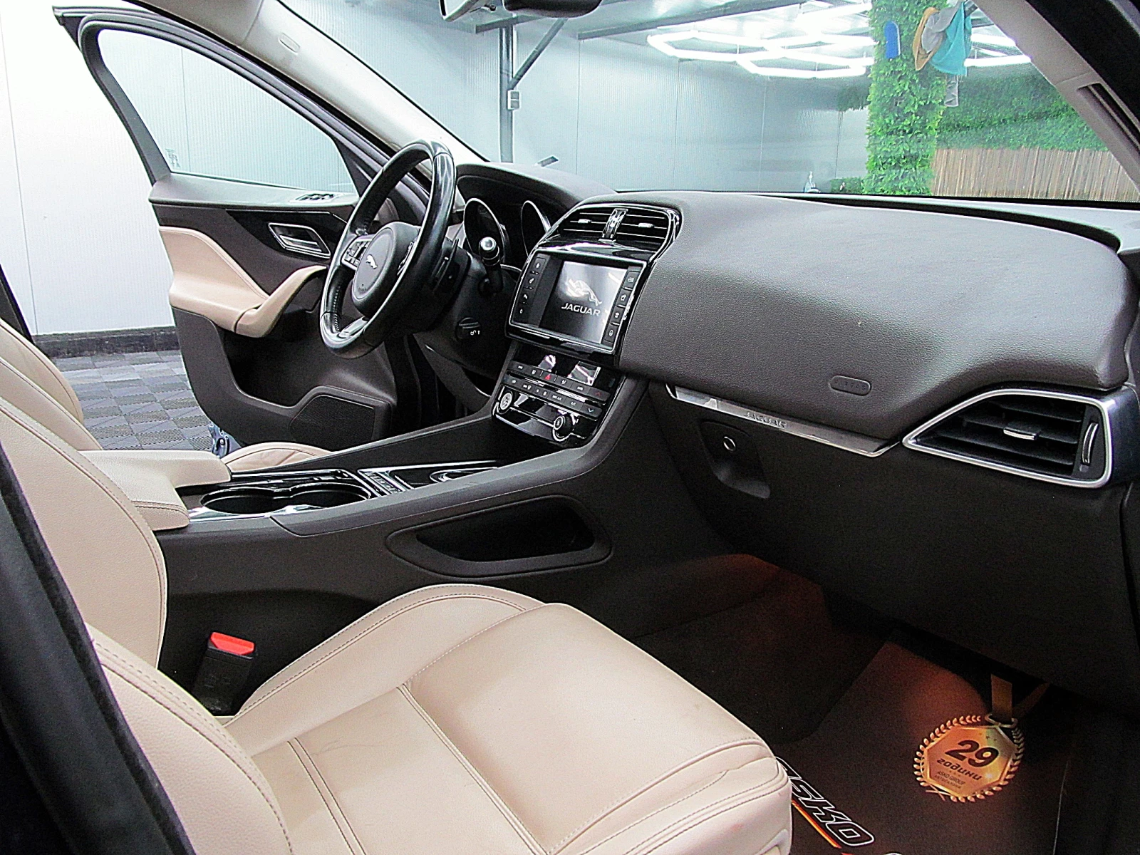 Jaguar F-PACE EXCLUSIVE/LED/4X4/AMBI/NAVI/СОБСТВЕН ЛИЗИНГ - изображение 10