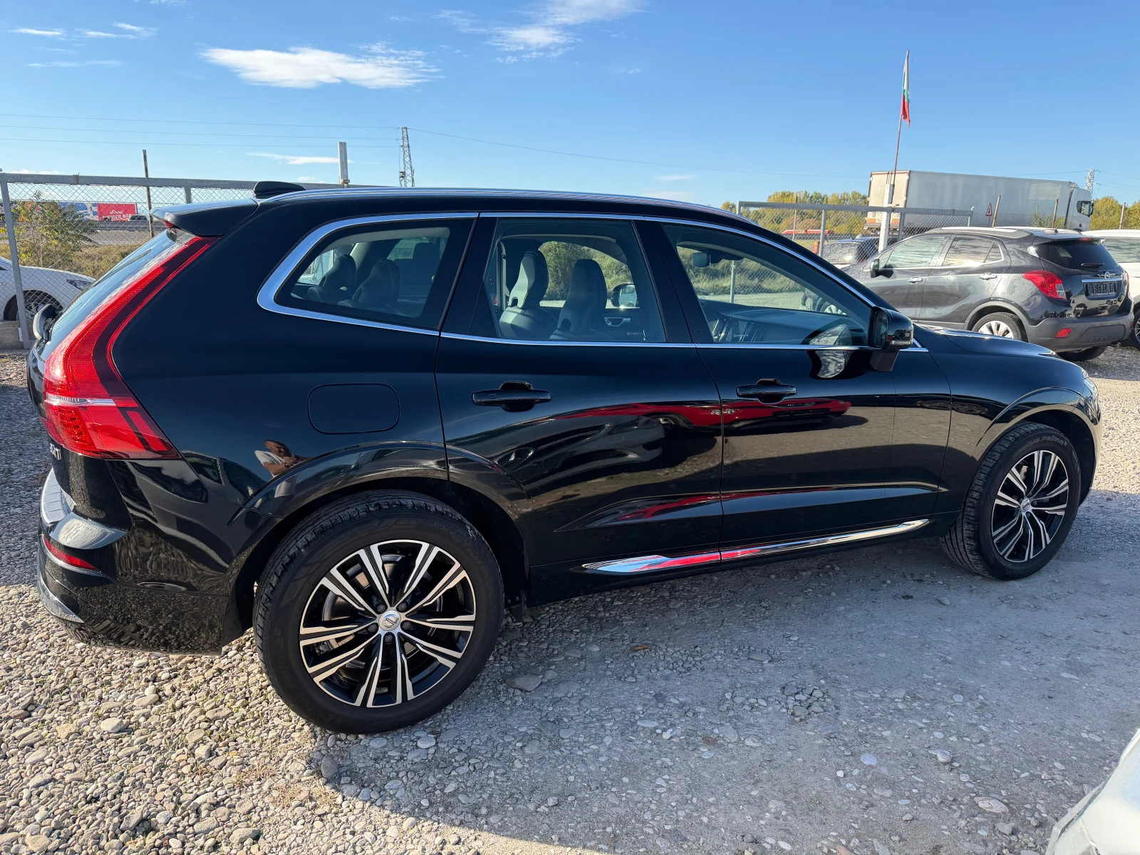 Volvo XC60 B4 AWD INSCRIPTION - изображение 4