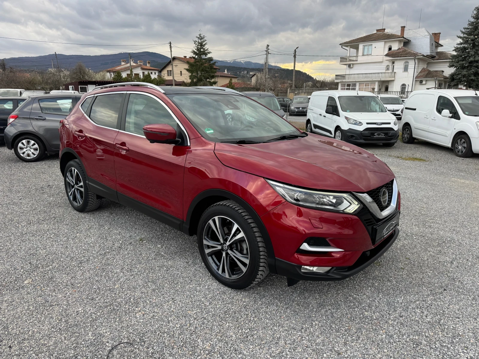 Nissan Qashqai 1.2DIG-T AUTOMATIC! NAVI!! PANO! CAMERA!! FULL LED | Mobile.bg � ����������� 9