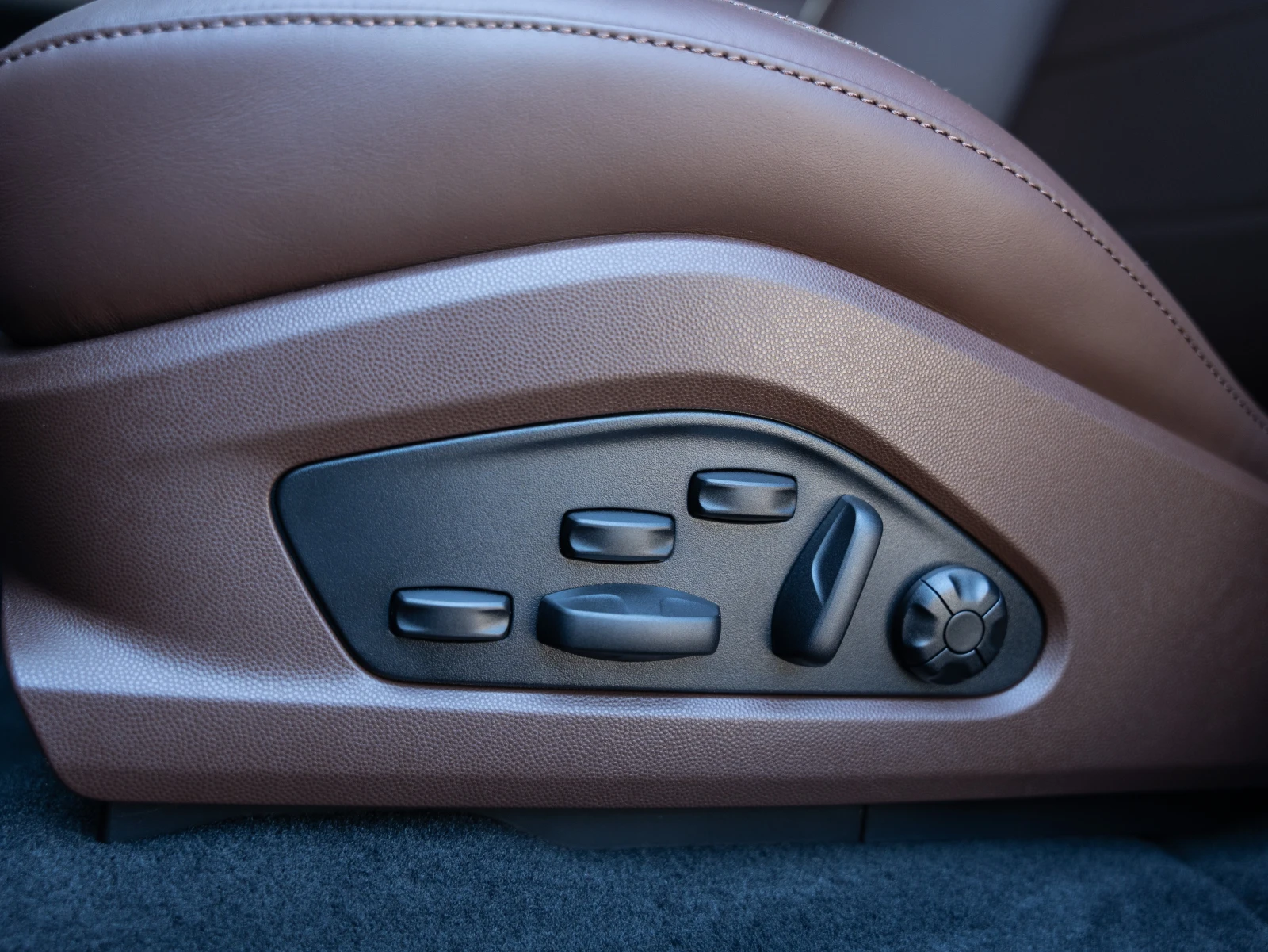 Porsche Macan 4, снимка 15 - Автомобили и джипове - 54352549