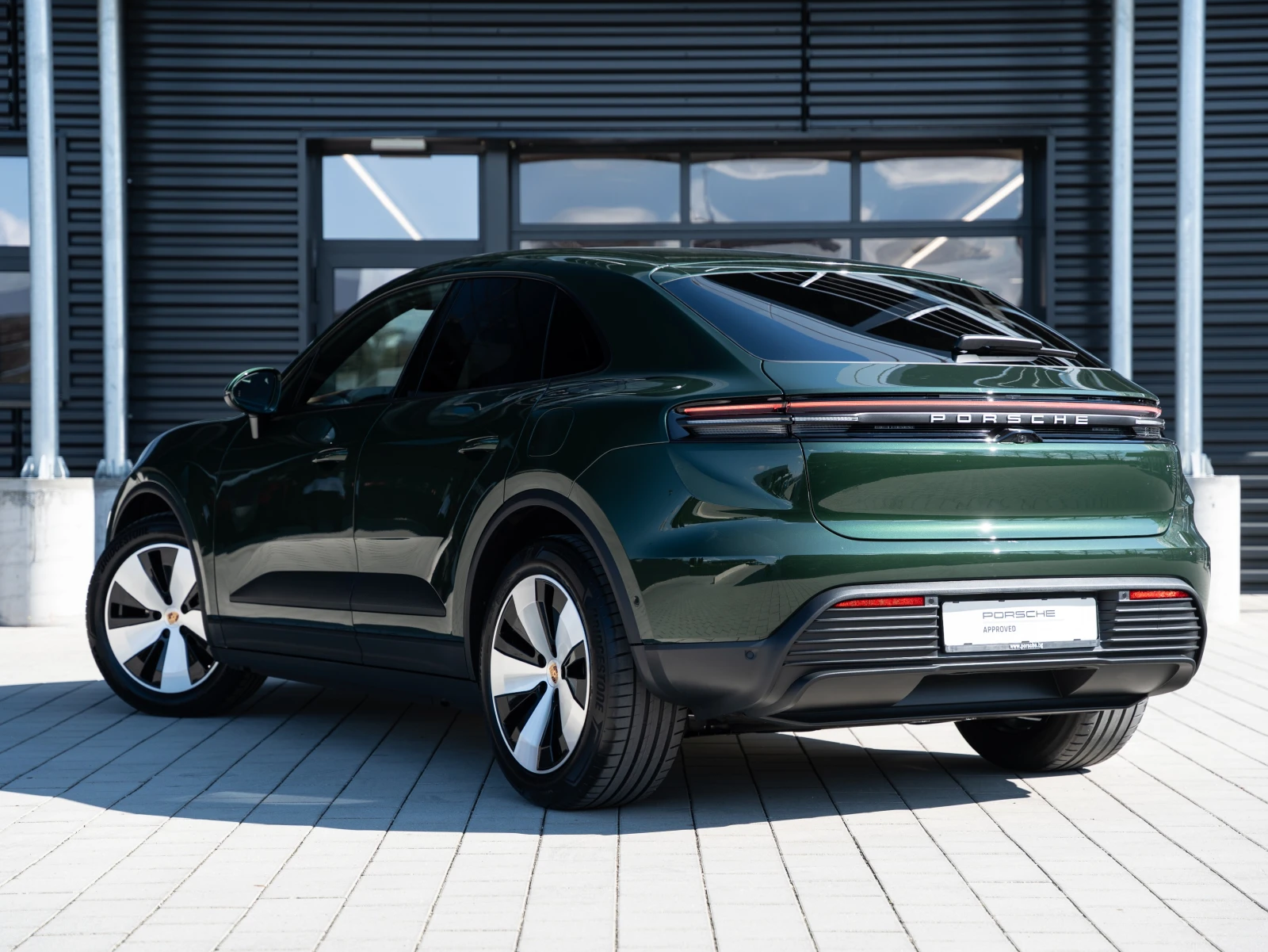 Porsche Macan 4, снимка 3 - Автомобили и джипове - 54352549