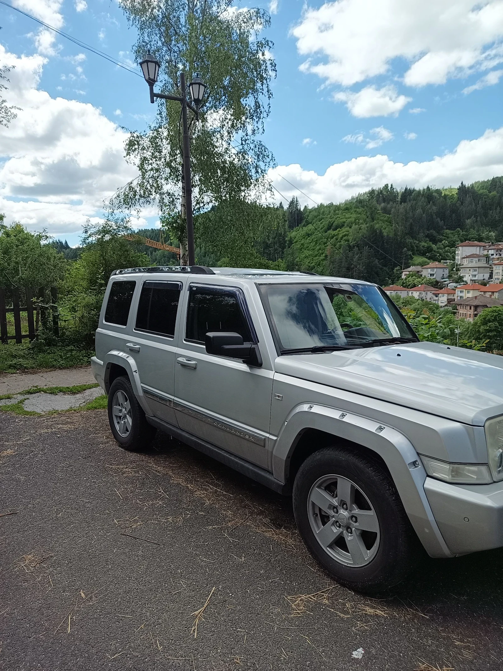 Jeep Commander, снимка 4 - Автомобили и джипове - 54813511