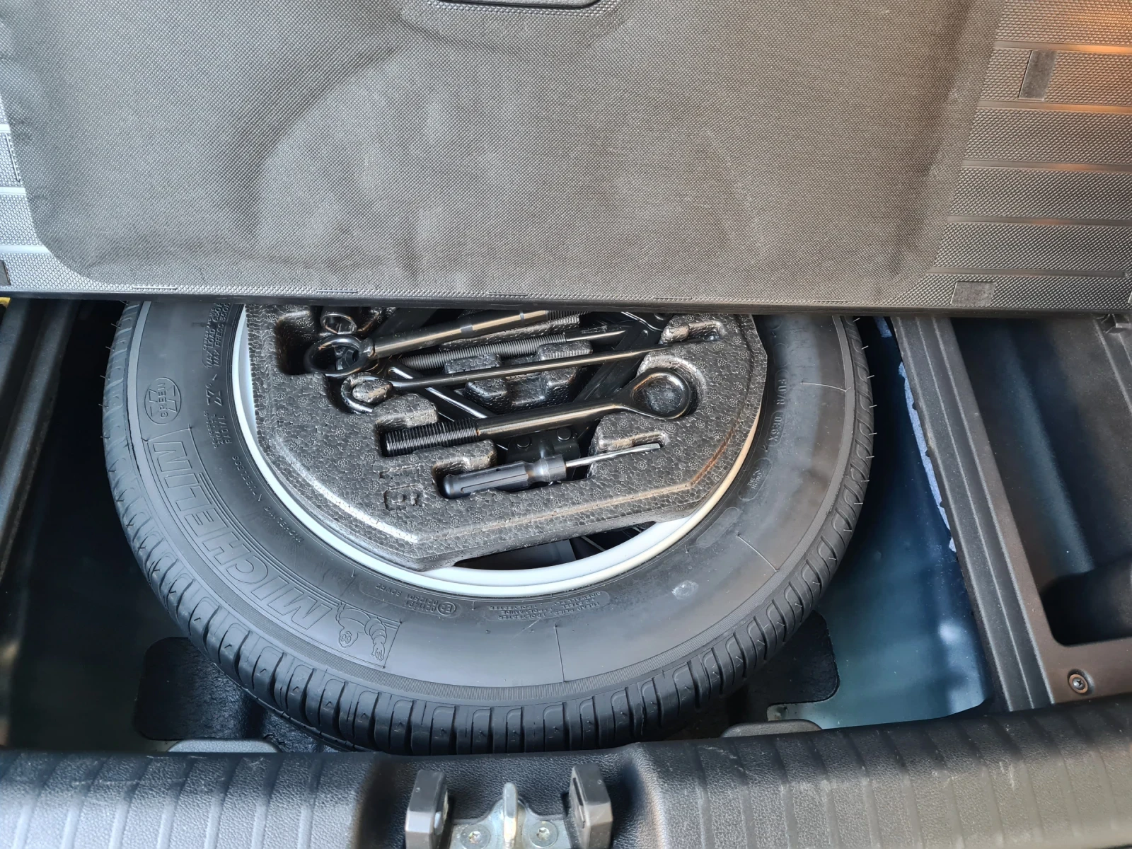 Kia Niro, снимка 12 - Автомобили и джипове - 54753301