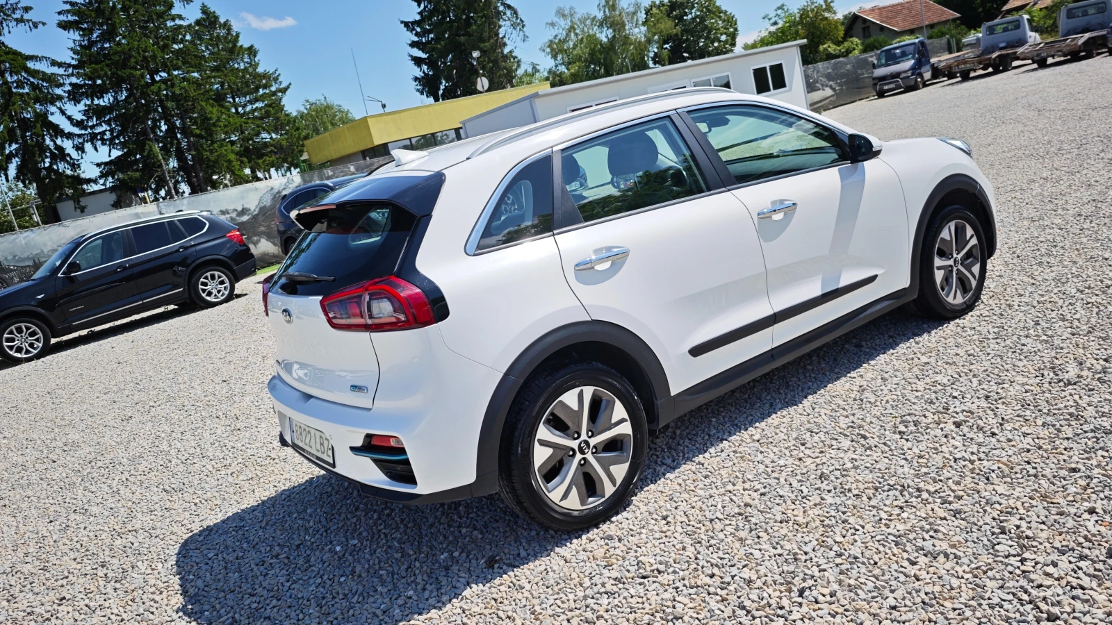 Kia Niro НАЛИЧНА В РУСЕ СМЯНА НА ЦВЯТ 1000евро, снимка 9 - Автомобили и джипове - 54793065