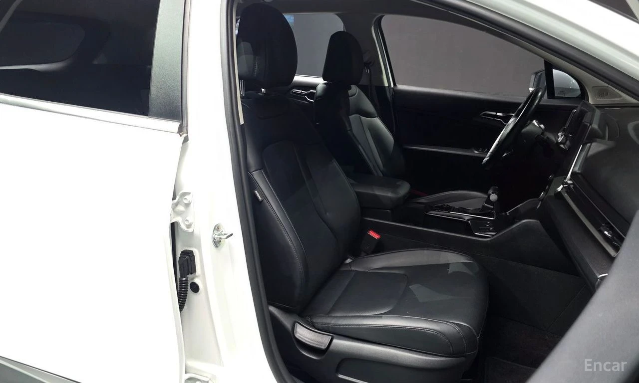 Kia Sportage 2.0D 4X4 Trendy* HARMAN KARDON* ПОДГРЕВ* КАМЕРА* , снимка 7 - Автомобили и джипове - 54827566