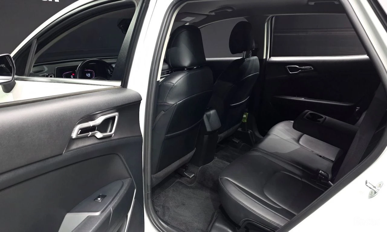 Kia Sportage 2.0D 4X4 Trendy* HARMAN KARDON* ПОДГРЕВ* КАМЕРА* , снимка 13 - Автомобили и джипове - 54827566