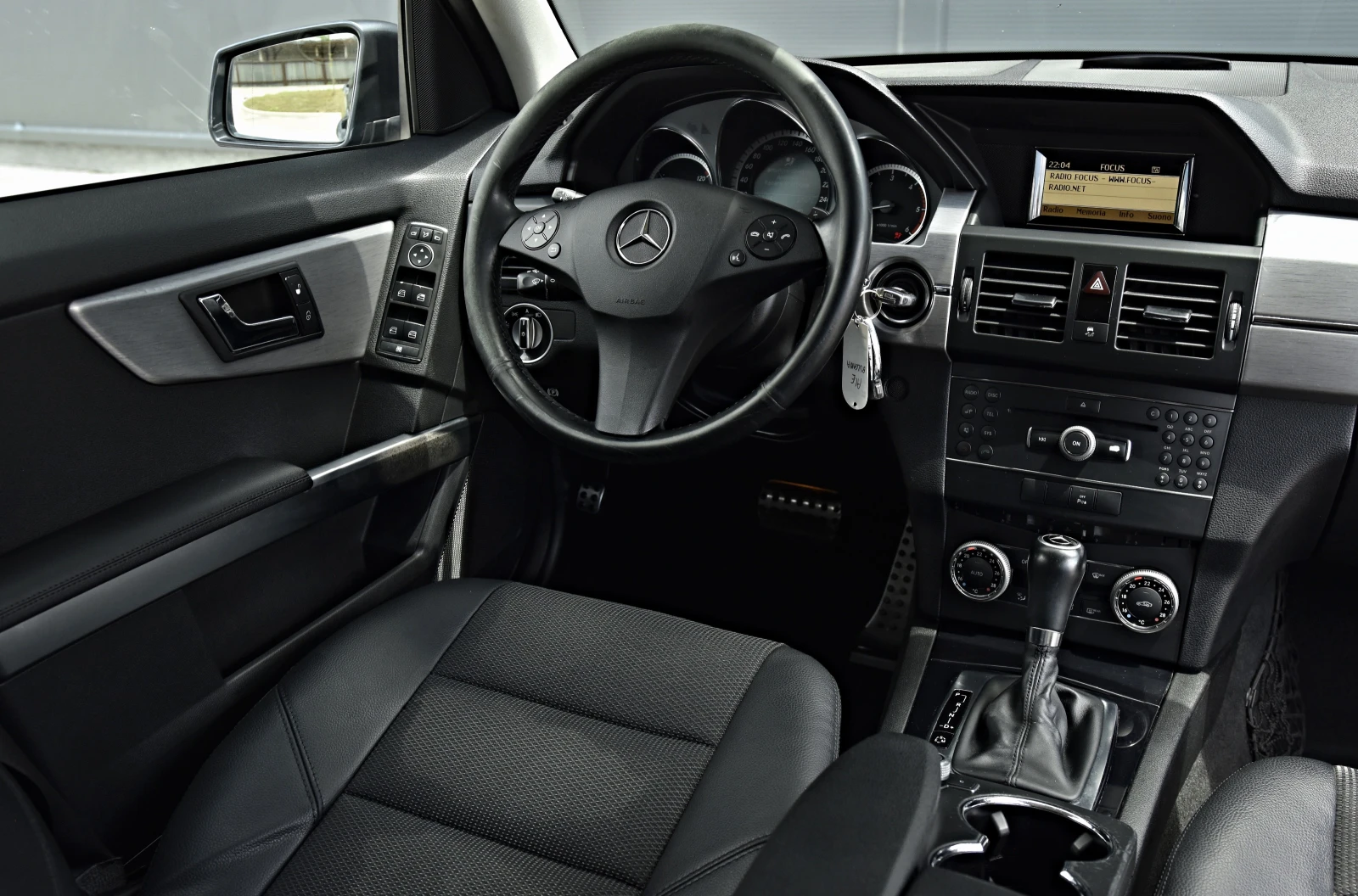 Mercedes-Benz GLK AMG-LINE* 4-MATIC* 7G* , снимка 15 - Автомобили и джипове - 54969815