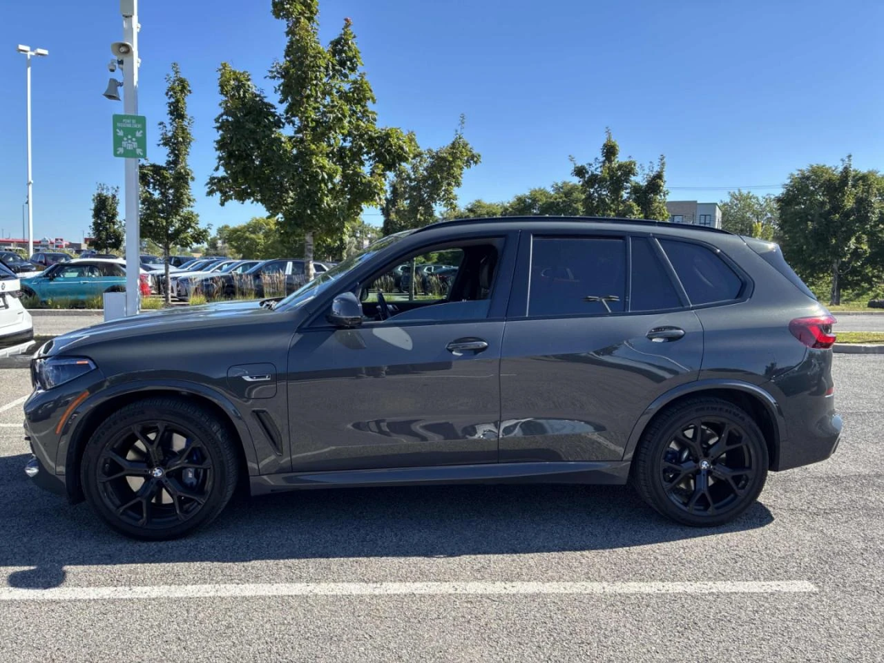 BMW X5 M-Pack* Bowers* Distr* Lazer* Вакуум* Въздух* Обду, снимка 3 - Автомобили и джипове - 55892599