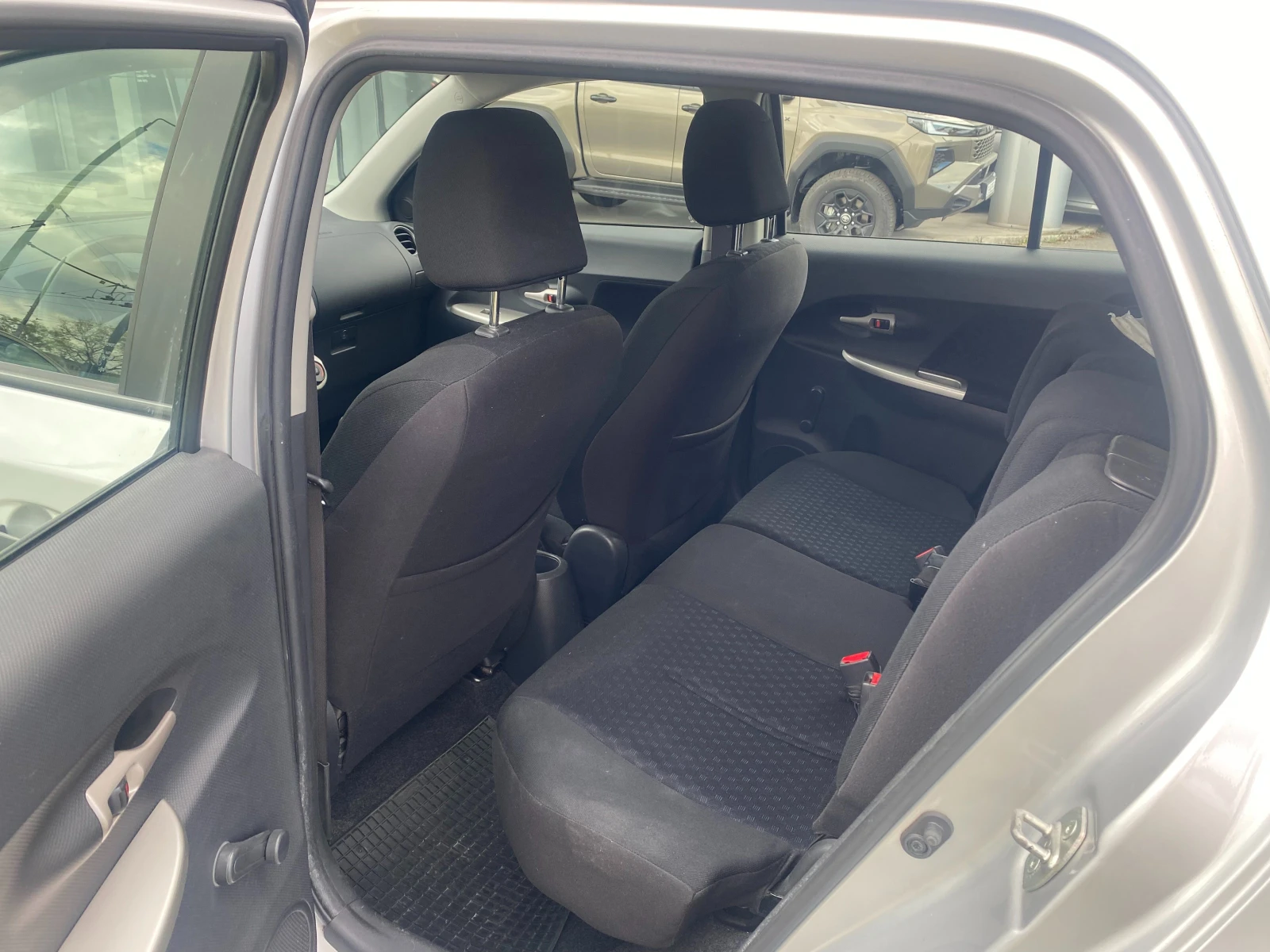 Toyota Urban Cruiser 1.4D-4D MT, FWD | Mobile.bg � ����������� 12