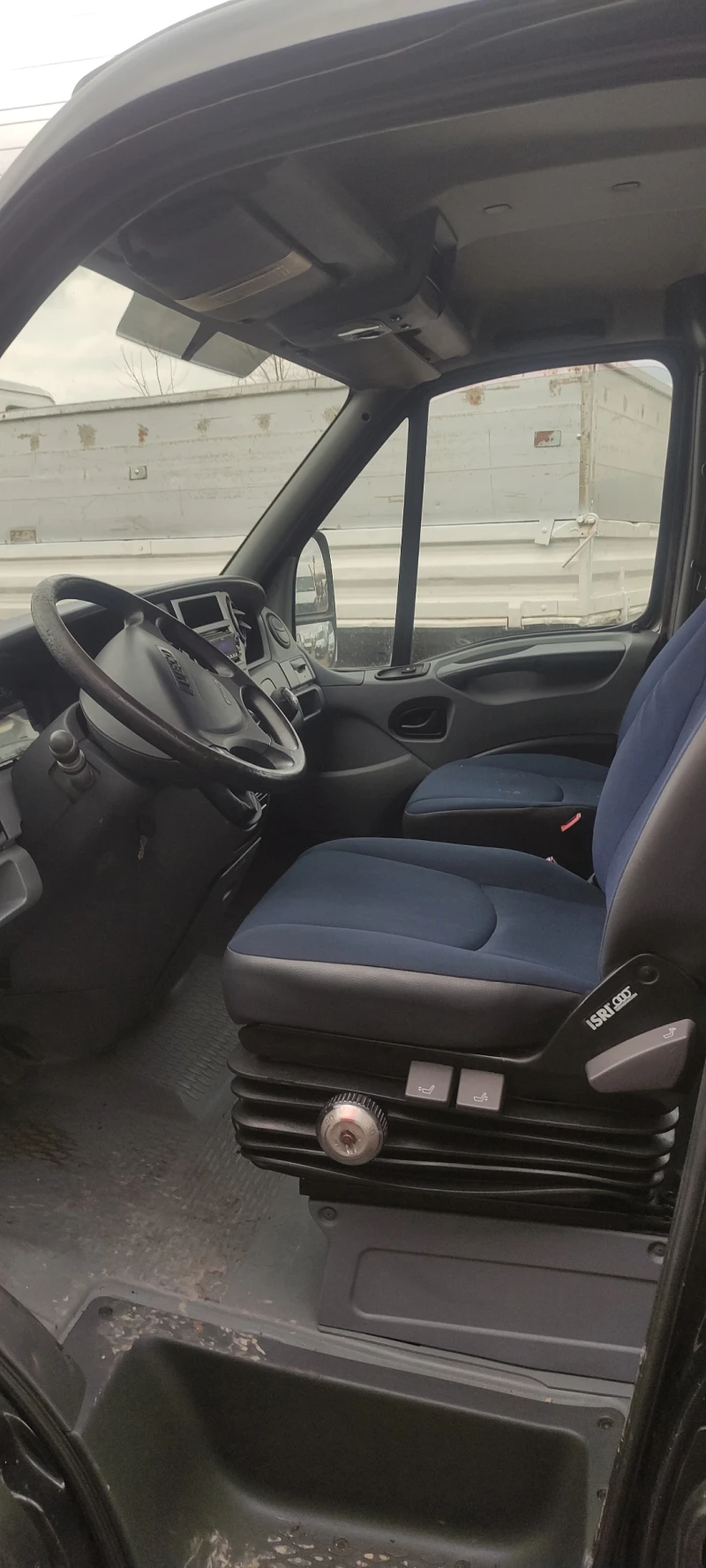 Iveco Daily, снимка 4 - Бусове и автобуси - 52476397
