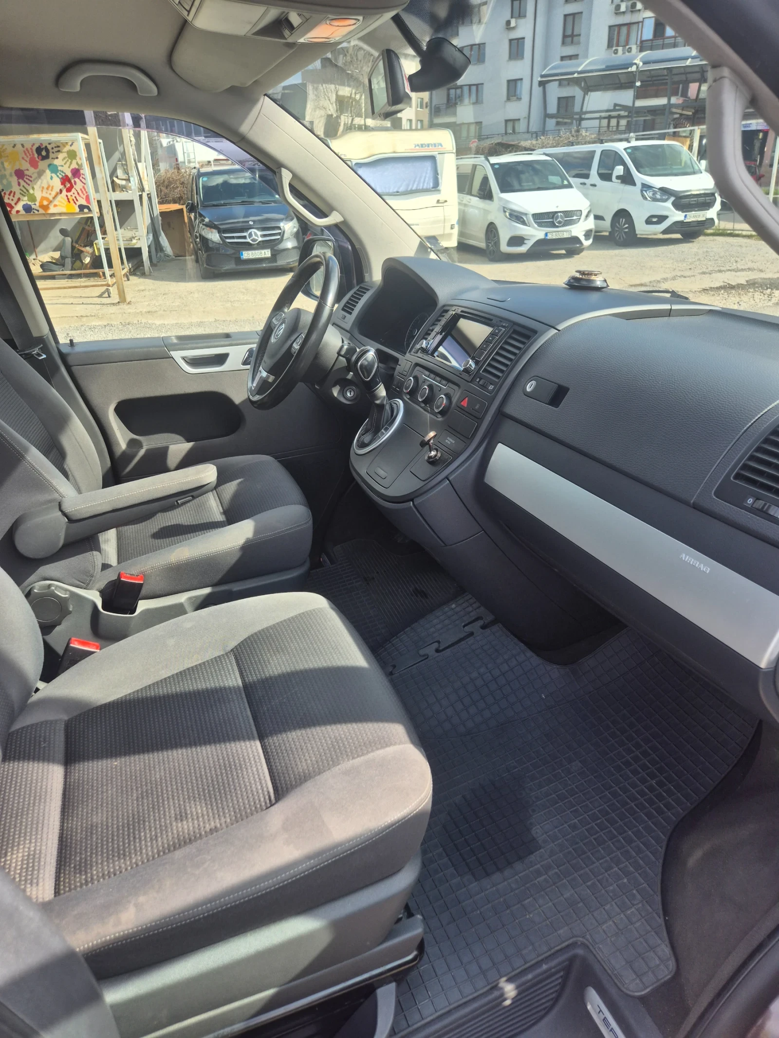 VW Multivan, снимка 9 - Бусове и автобуси - 54175420