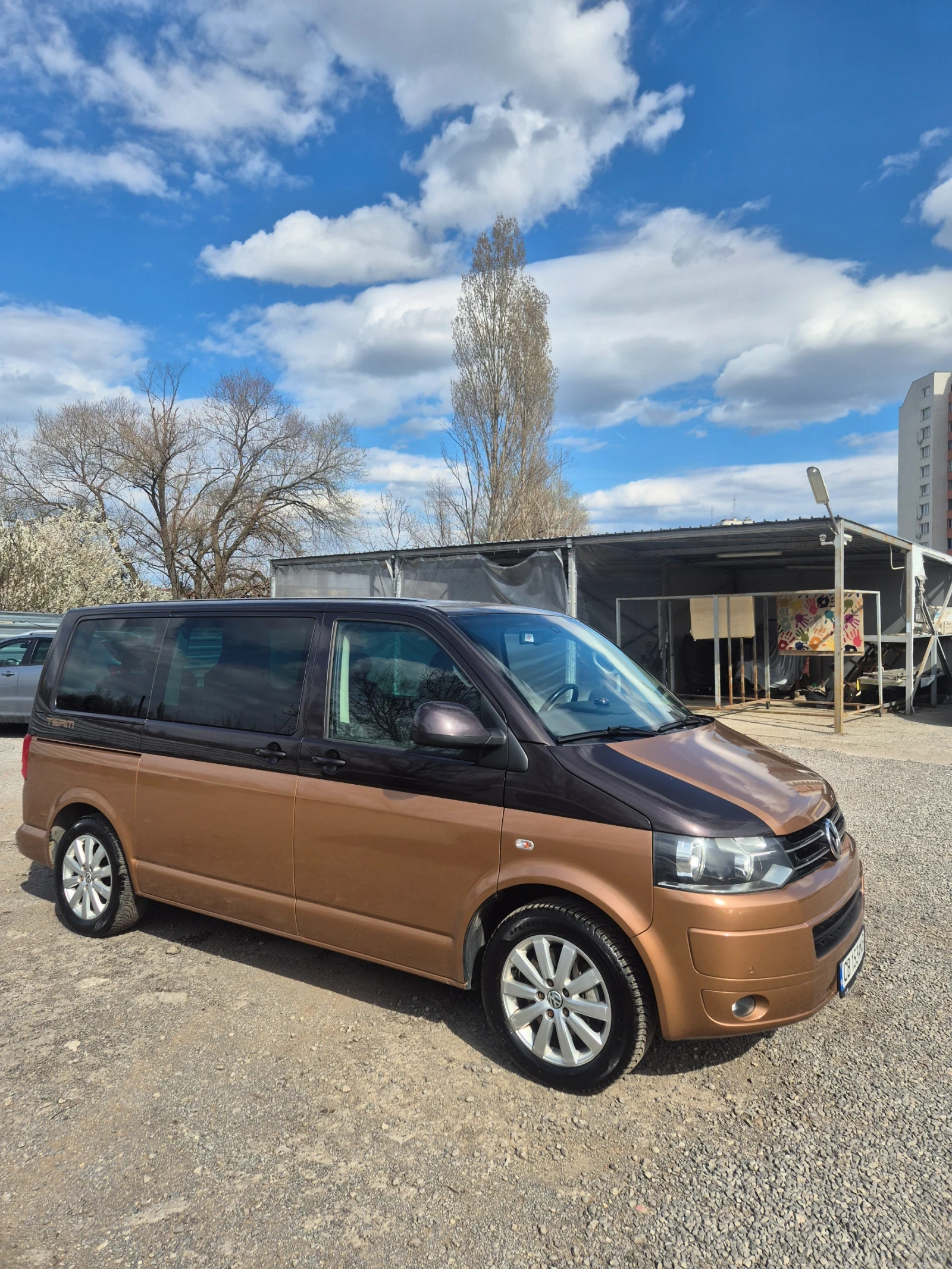 VW Multivan, снимка 3 - Бусове и автобуси - 54175420