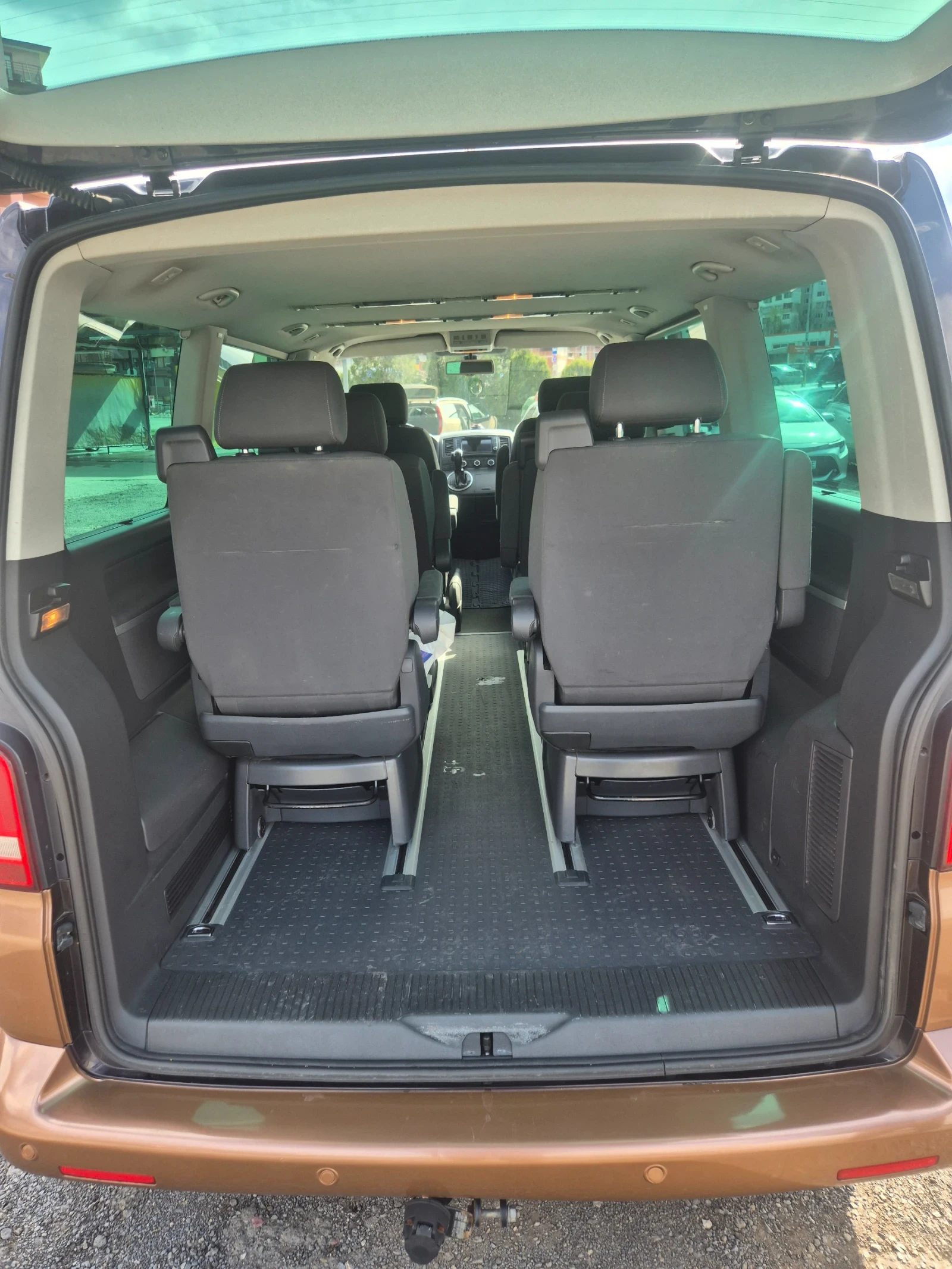 VW Multivan, снимка 7 - Бусове и автобуси - 54175420