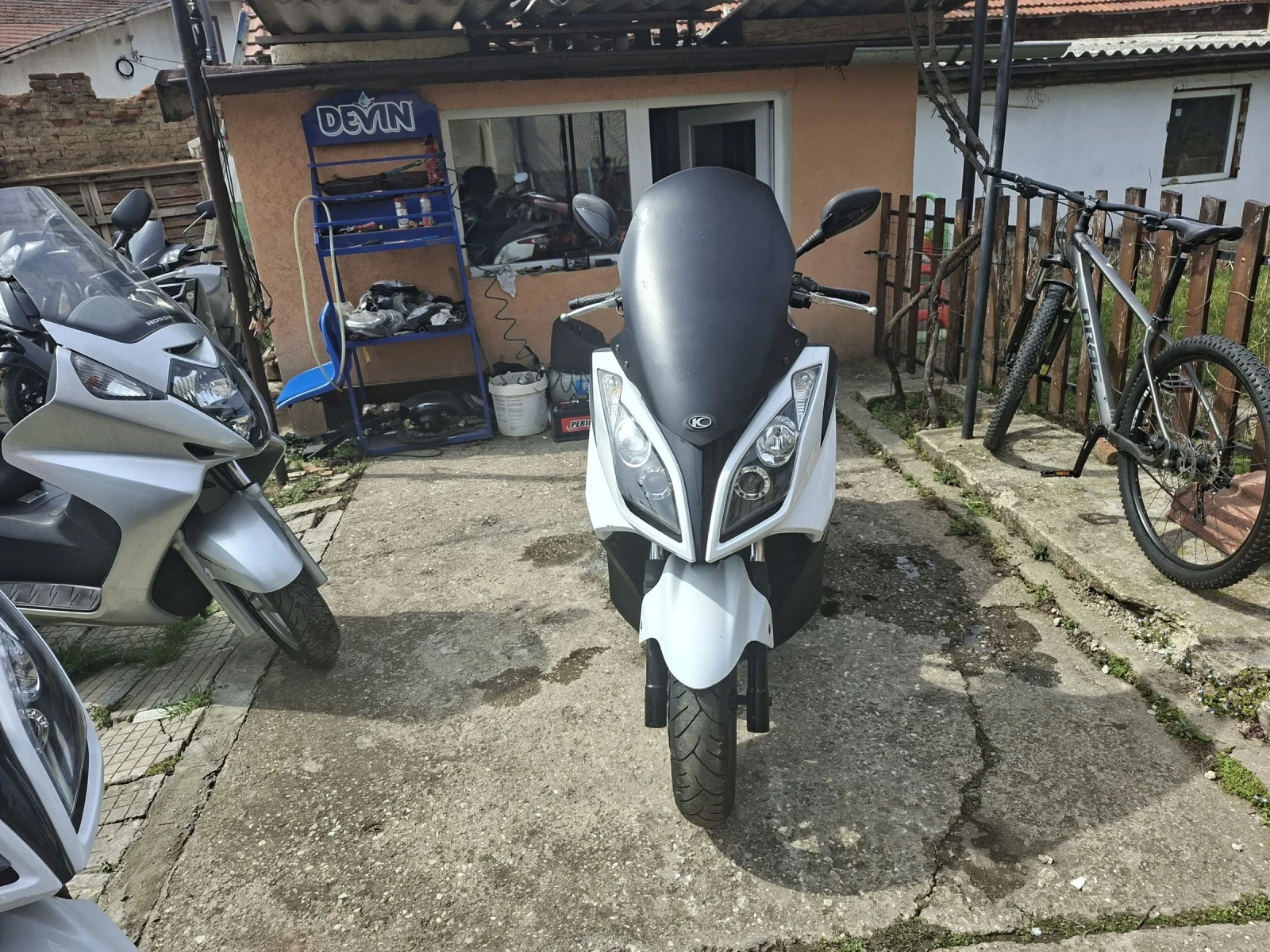 Kymco Downtown 300ie ABS  Оферта с цел бърза продажба!, снимка 3 - Мотоциклети и мототехника - 53984718