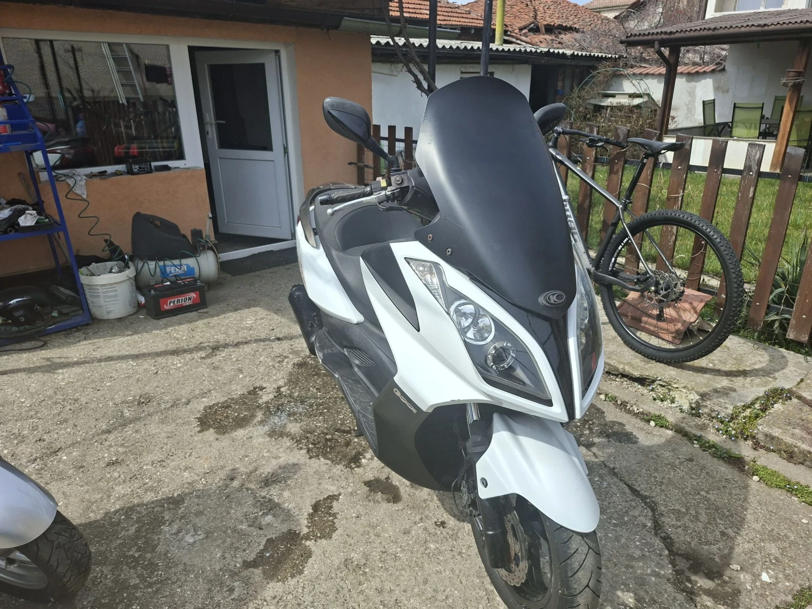 Kymco Downtown 300ie ABS  Оферта с цел бърза продажба! | Auto.bg — изображение 1