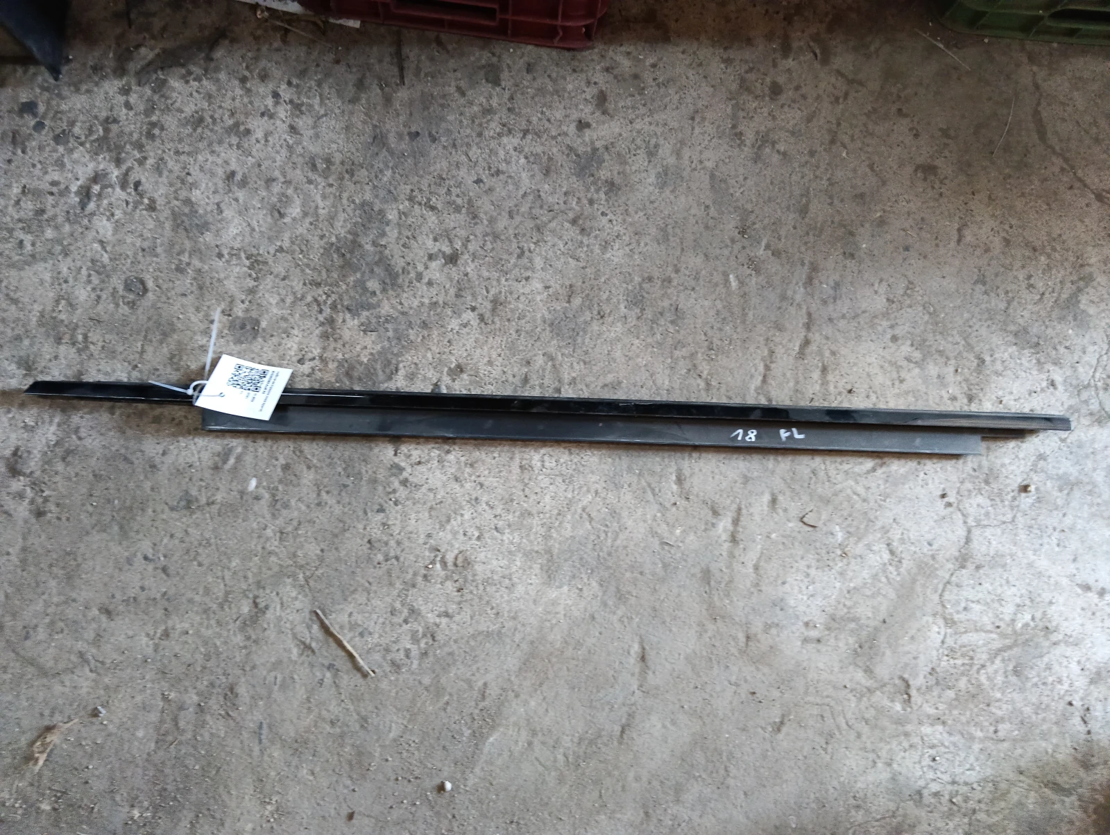 лайсна за (предна лява врата) 8V3253283 Audi A3