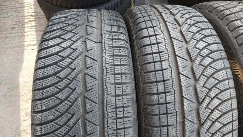 Гуми Зимни 245/45R19, снимка 2 - Гуми и джанти - 27723903