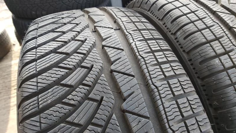 Гуми Зимни 245/45R19, снимка 5 - Гуми и джанти - 27723903