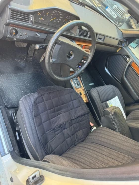 Mercedes-Benz 124 200 , снимка 3