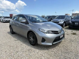������ Toyota Auris