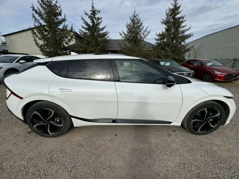 Kia EV6 GT-Line, снимка 8 - Автомобили и джипове - 45399846