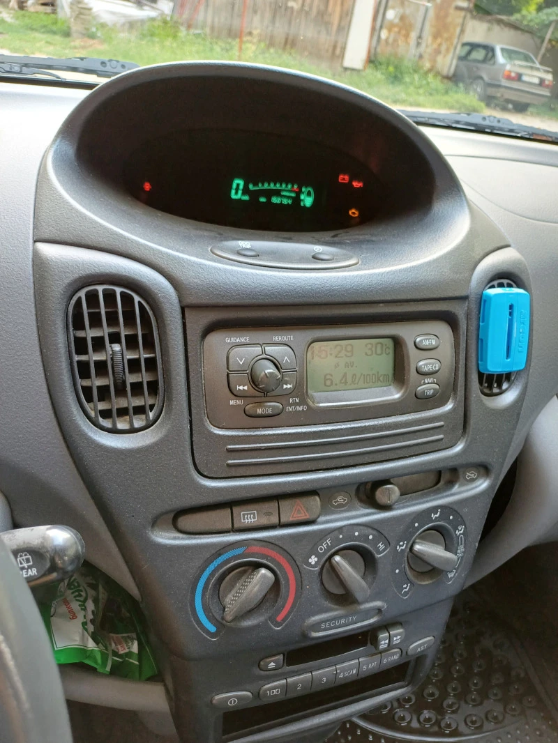 Toyota Yaris verso, снимка 4 - Автомобили и джипове - 46789768