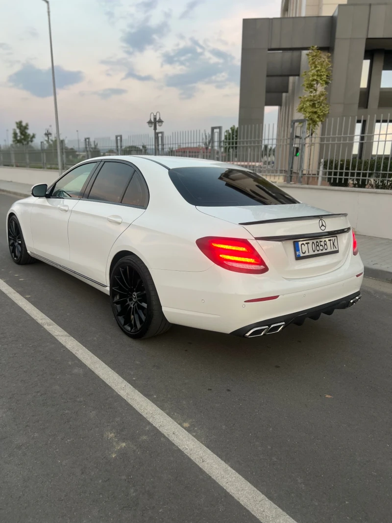 Mercedes-Benz E 220 Amg widescreen, снимка 6 - Автомобили и джипове - 47160706