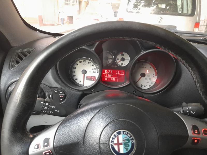 Alfa Romeo Gt, снимка 13 - Автомобили и джипове - 47740951