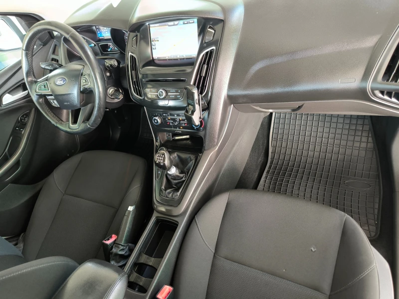 Ford Focus 1, 5 -105k.c.6скор. ЕВРО 6, НАВИ, ПЕРФЕКТЕН-5%!, снимка 11 - Автомобили и джипове - 51300936