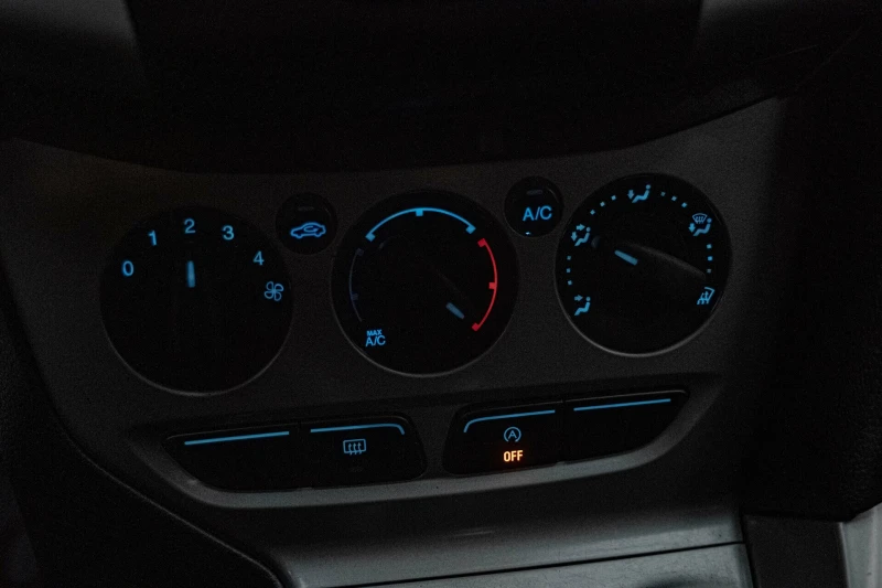 Ford Focus 1.6TDCI/Trend/Ford SD/Isofix/EBD/ASR/, снимка 10 - Автомобили и джипове - 52159985