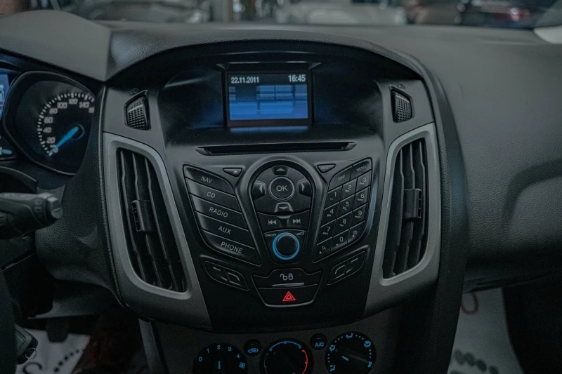 Ford Focus 1.6TDCI/Trend/Ford SD/Isofix/EBD/ASR/, снимка 9 - Автомобили и джипове - 52159985