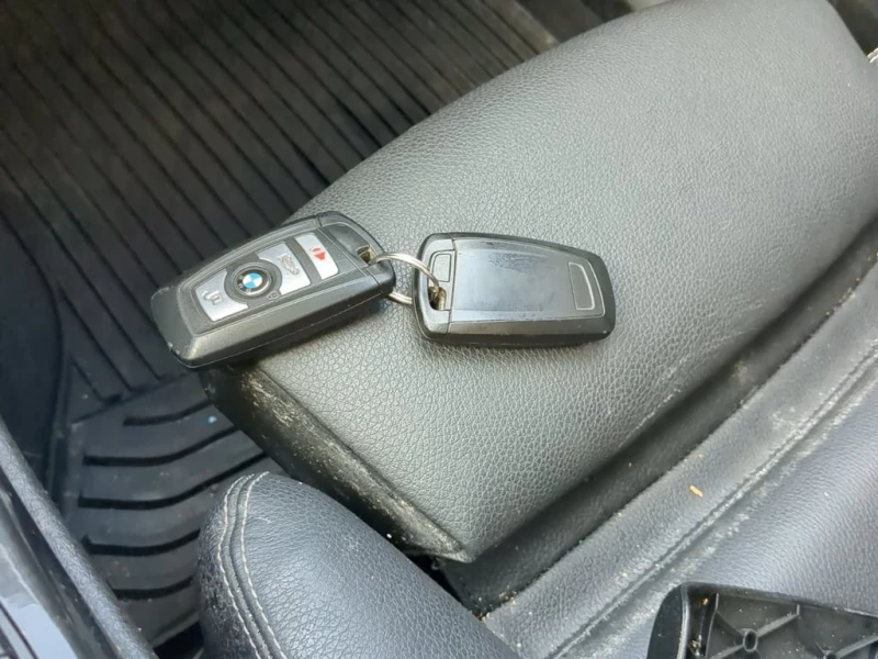 BMW 528 * 528I XDRIVE * CARFAX * БЕЗ ПЪРВОНАЧАЛНА ВНОСКА, снимка 8 - Автомобили и джипове - 52571889