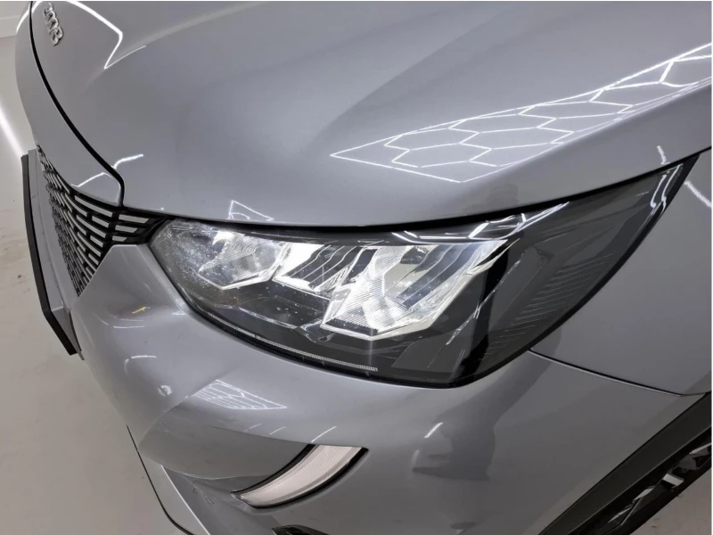 Peugeot 2008 LED, НАВИ, БЕЗКЛЮЧОВО, СЕРВИЗНА ИСТОРИЯ, снимка 5 - Автомобили и джипове - 52656444