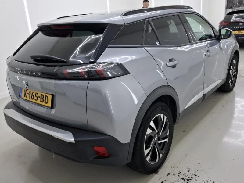Peugeot 2008 LED, НАВИ, БЕЗКЛЮЧОВО, СЕРВИЗНА ИСТОРИЯ, снимка 4 - Автомобили и джипове - 52656444