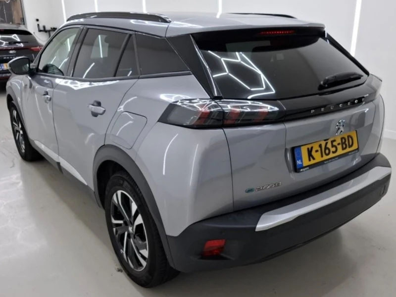 Peugeot 2008 LED, НАВИ, БЕЗКЛЮЧОВО, СЕРВИЗНА ИСТОРИЯ, снимка 3 - Автомобили и джипове - 52656444